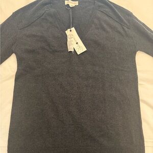 Treasure & Bond Dark Gray V-Neck Sweater size Extra small